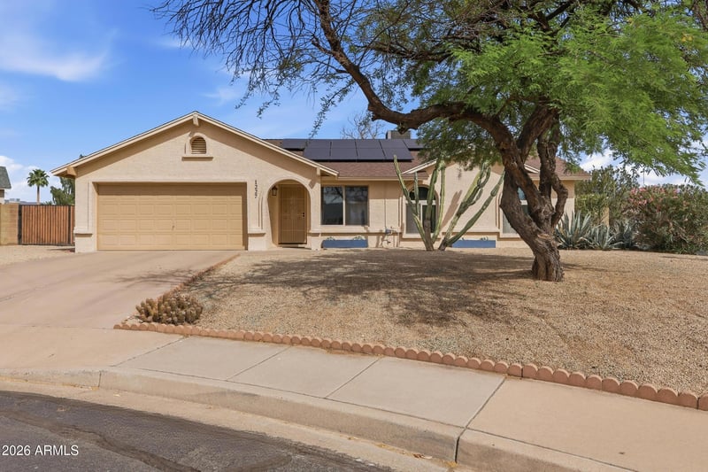 1227 Revolta Cir, Mesa, AZ 85207