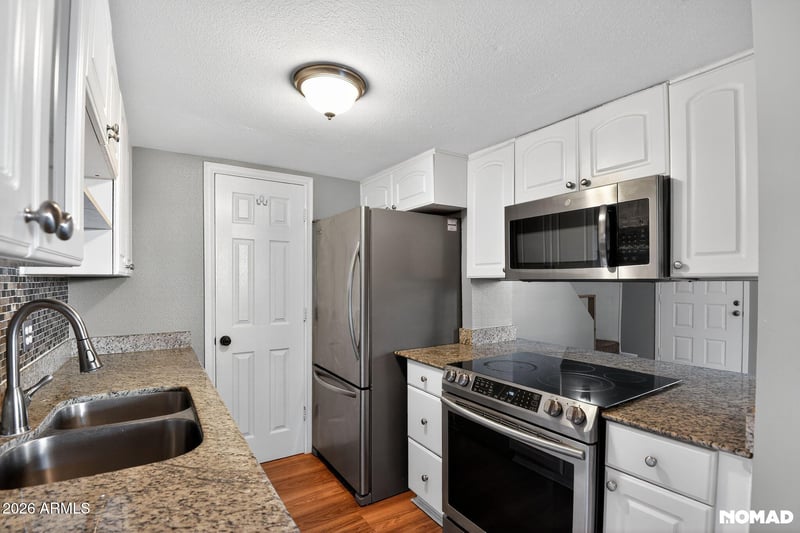 1228 Lawrence Ln, Phoenix, AZ 85020