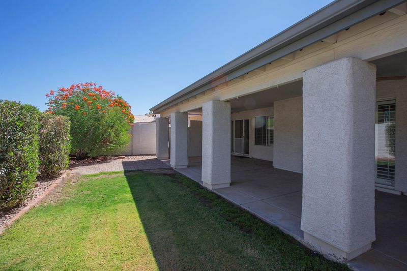 1228 E Redfield Rd, Phoenix, AZ 85022