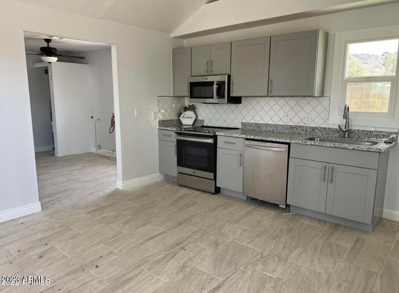1228 E Vogel Ave, Phoenix, AZ 85020