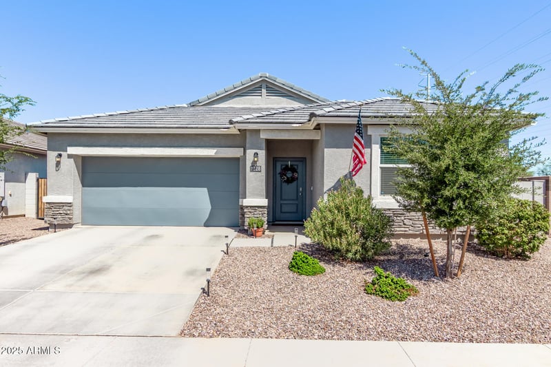 1228 Gloucester Rd, San Tan Valley, AZ 85143