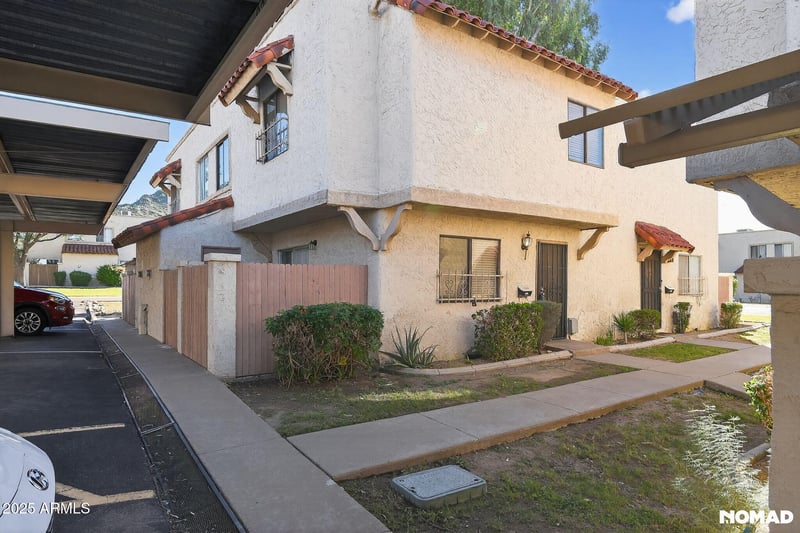 1228 Lawrence Ln, Phoenix, AZ 85020