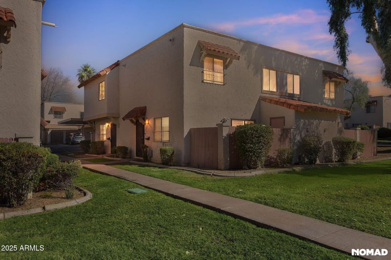 1228 Lawrence Ln, Phoenix, AZ 85020