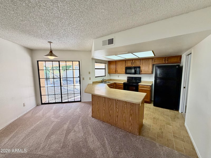 12282 S Shoshoni Dr, Phoenix, AZ 85044