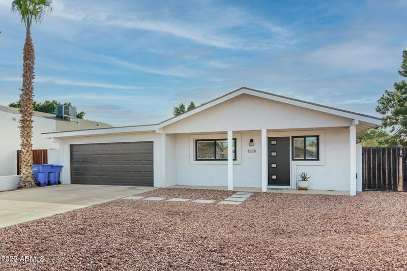 1229 E Desert Park Ln, Phoenix, AZ 85020