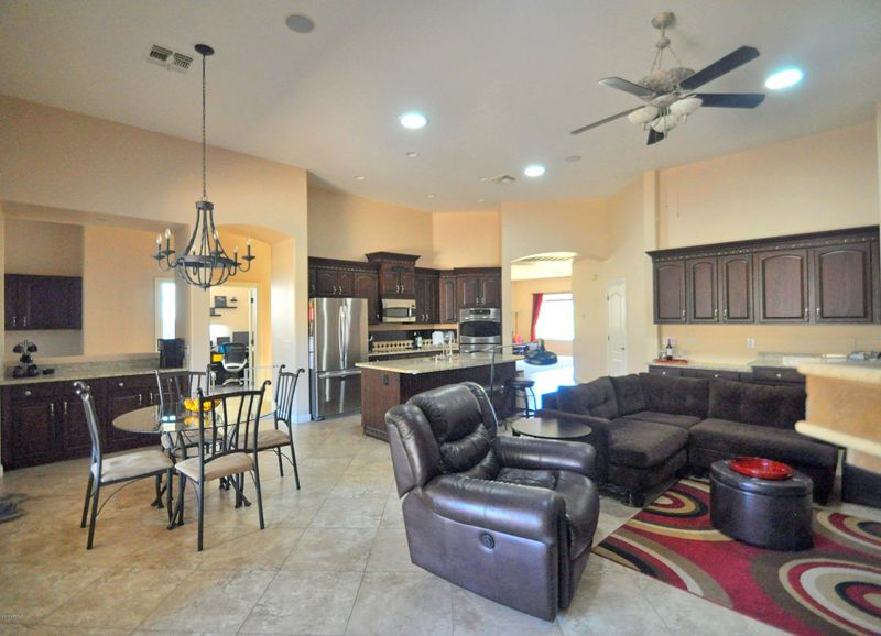 1229 E Kenwood St, Mesa, AZ 85203