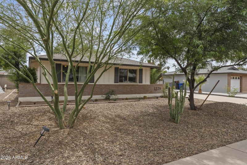 1229 Manhatton Dr, Tempe, AZ 85282