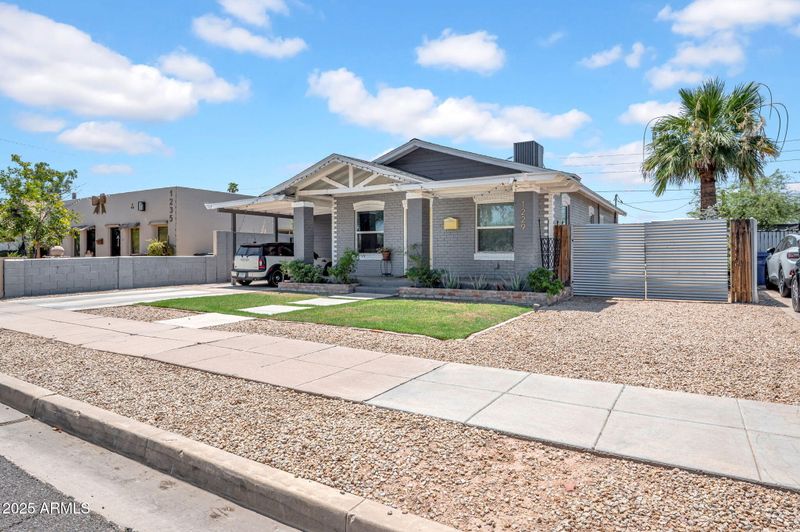 1229 E Moreland St, Phoenix, AZ 85006