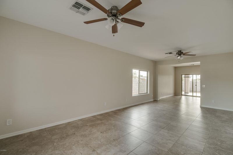 123 E Kinderman Dr, Avondale, AZ 85323