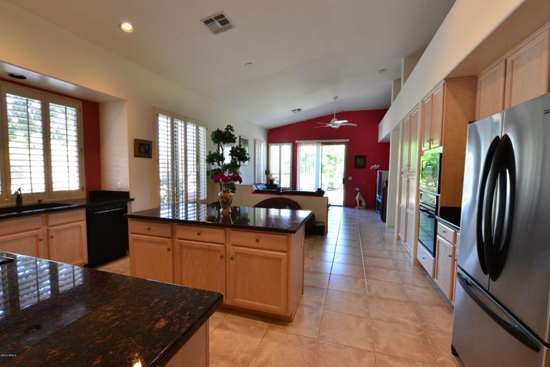 1230 E Eugie Ave, Phoenix, AZ 85022