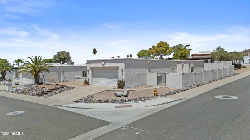 1230 Rowlands Ln, Phoenix, AZ 85022