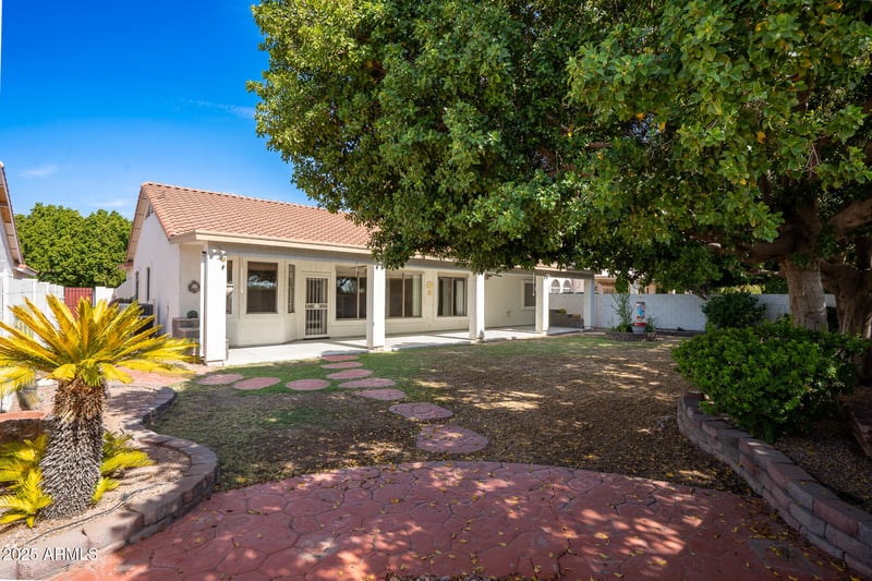 12316 58th Dr, Glendale, AZ 85304