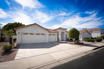 12316 58th Dr, Glendale, AZ 85304