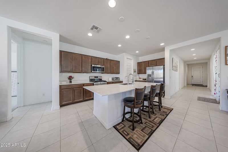 12316 Wagon Wheel Dr, Glendale, AZ 85307