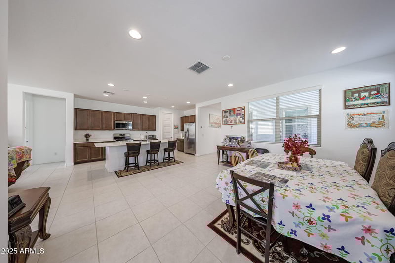 12316 Wagon Wheel Dr, Glendale, AZ 85307