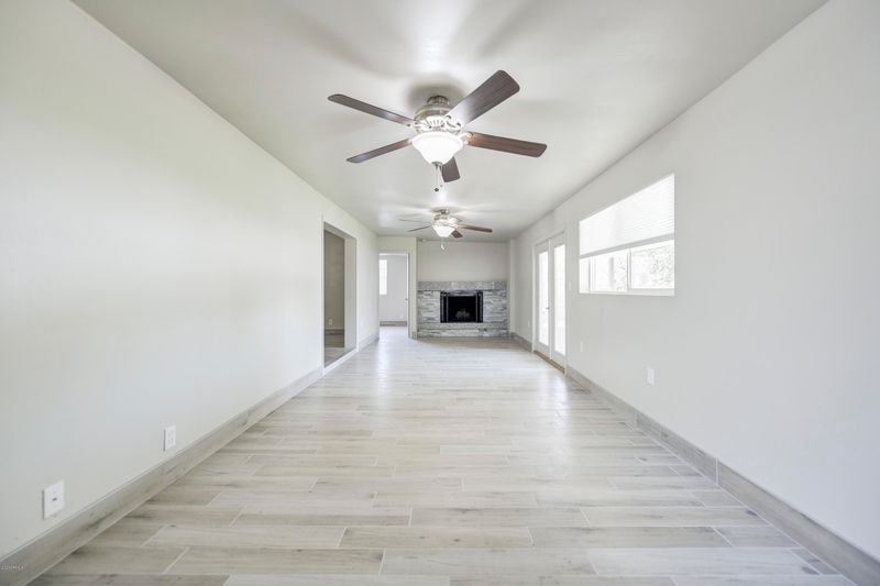1232 E Desert Park Ln, Phoenix, AZ 85020