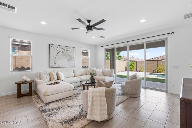 1232 E Irwin Ave, Phoenix, AZ 85042