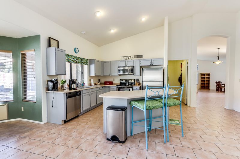 1232 W Sherri Dr, Gilbert, AZ 85233