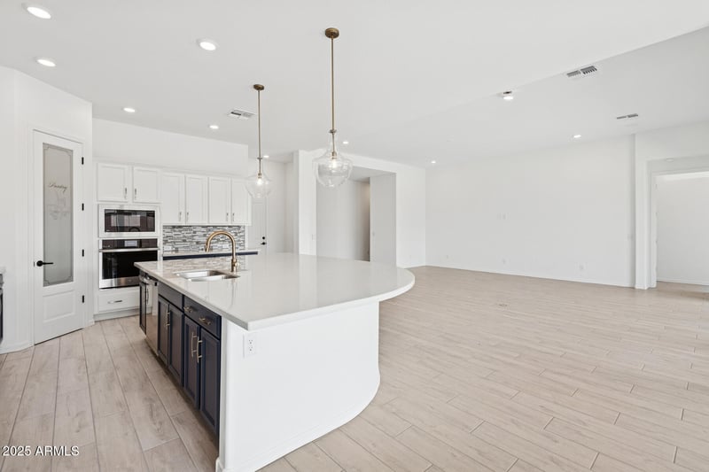 12323 Luxton Ln, Avondale, AZ 85323