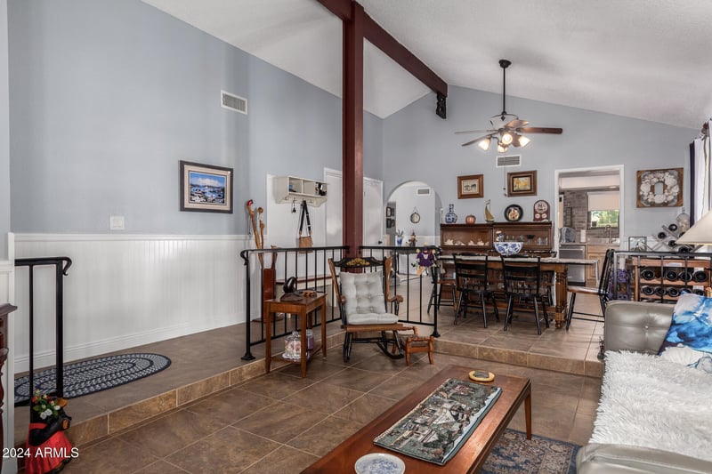 12326 Shoshoni Dr, Phoenix, AZ 85044