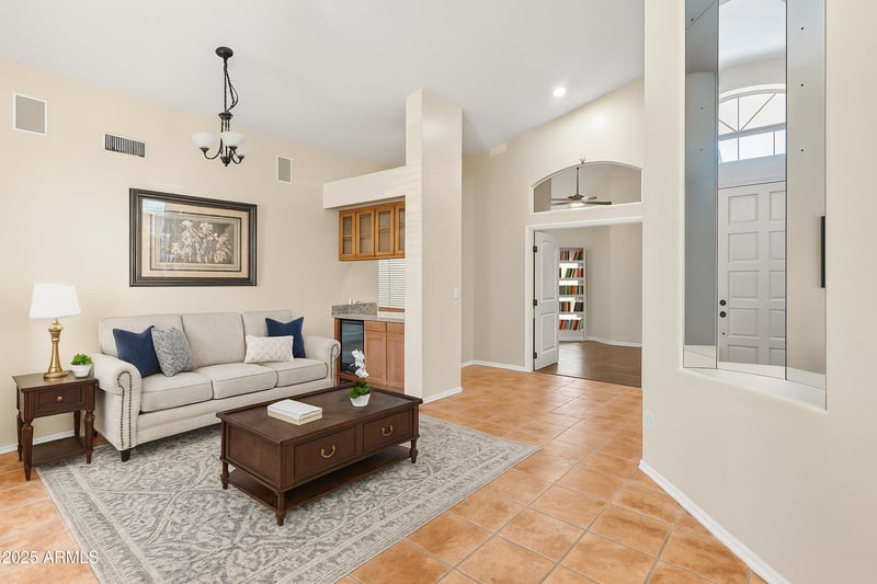 12327 57th Dr, Glendale, AZ 85304