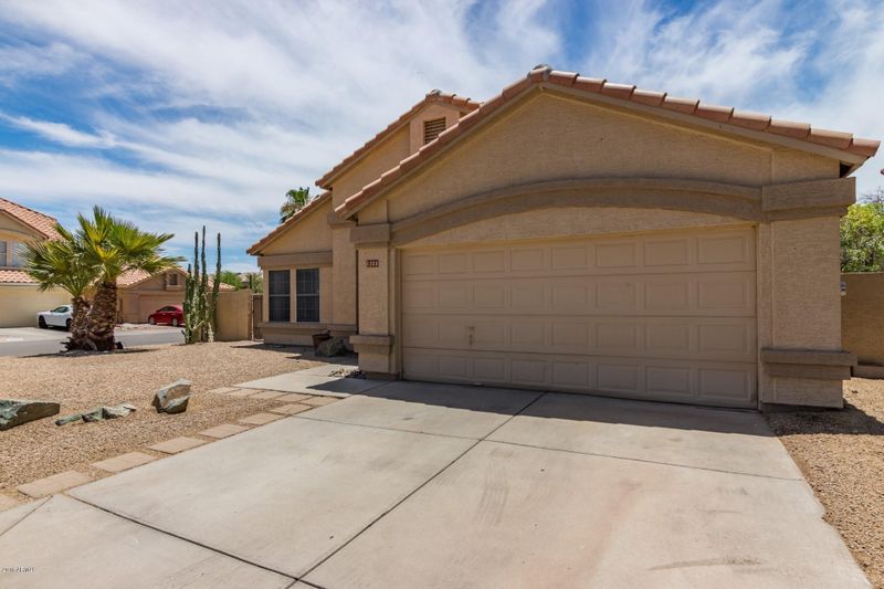 1233 E Windsong Dr, Phoenix, AZ 85048