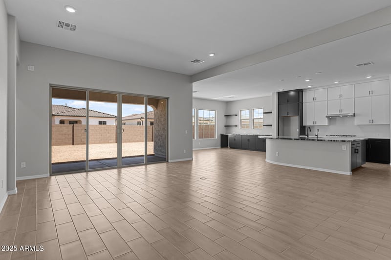 12332 Parkway Ln, Avondale, AZ 85323