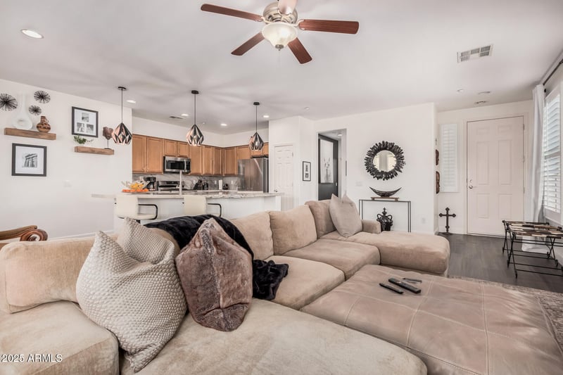 12335 Rosewood Ln, Peoria, AZ 85383