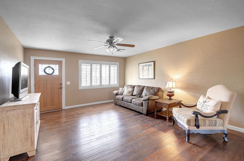 1234 E Echo Ln, Phoenix, AZ 85020