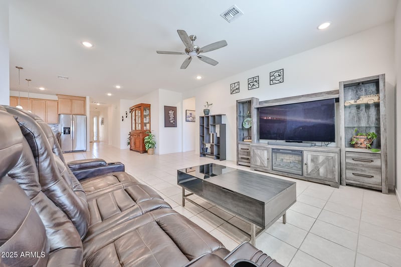 12341 State Ave, Glendale, AZ 85307