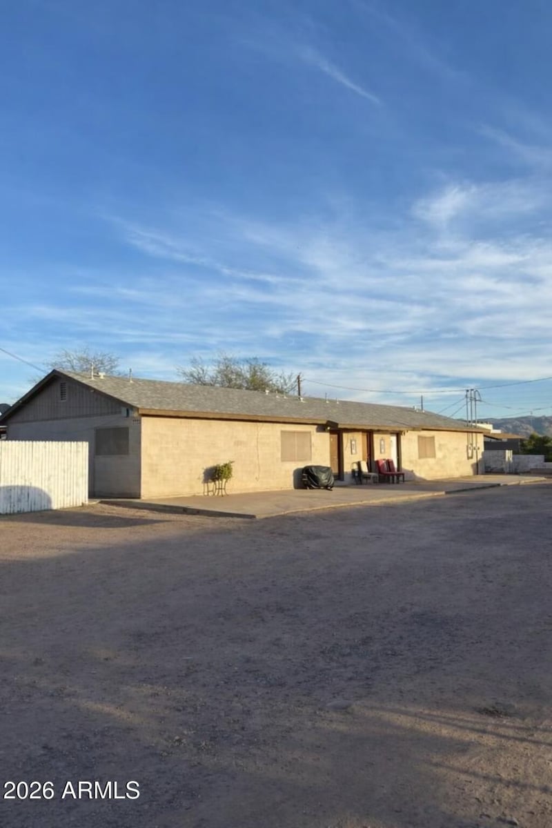 1235 Wood St, Phoenix, AZ 85040