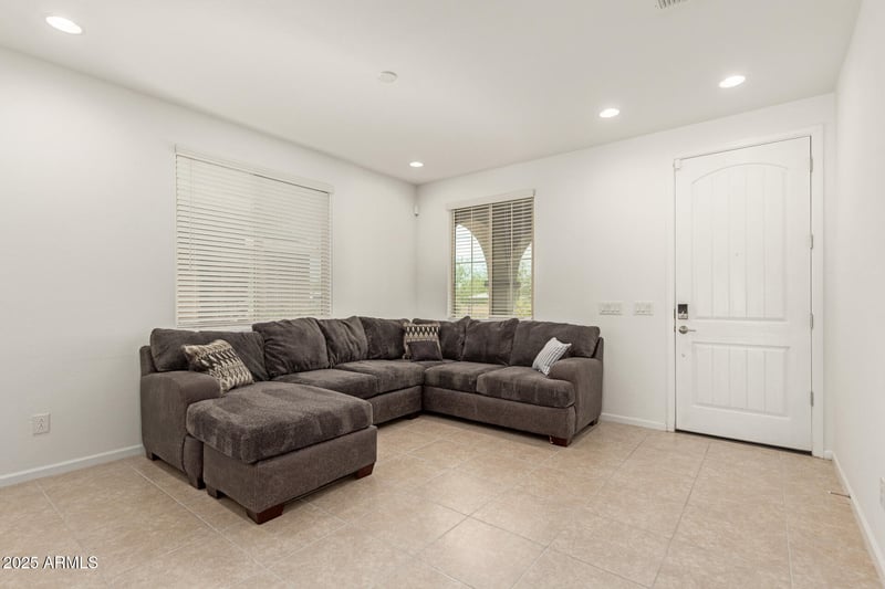 12354 Gardenia Ct, Glendale, AZ 85307