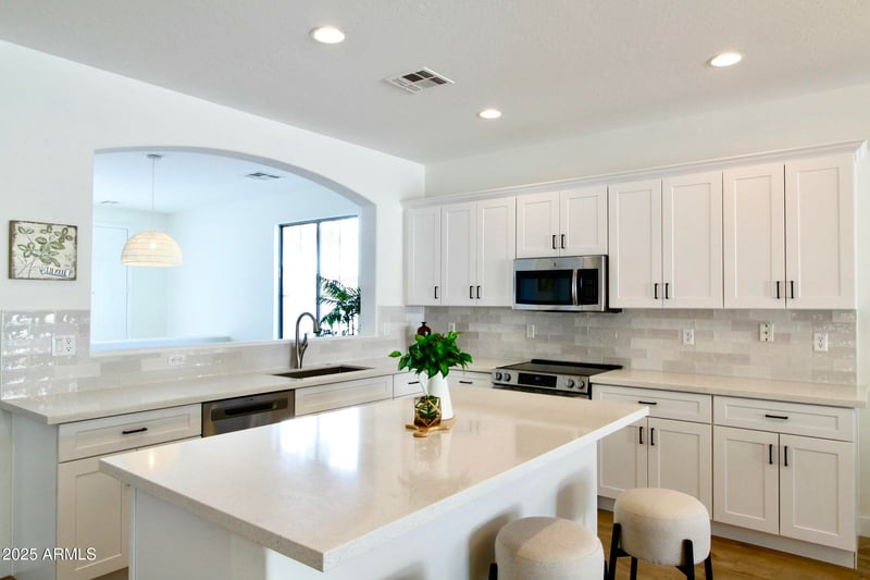 1236 Nightingale Ln, Gilbert, AZ 85298