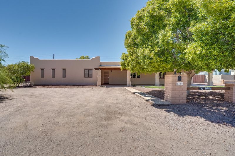 1236 N 66th Pl, Mesa, AZ 85205