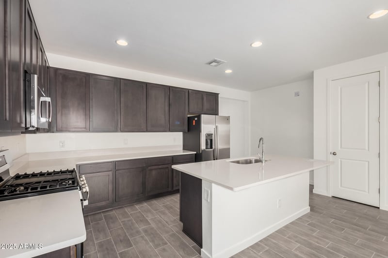 12360 Parkway Ln, Avondale, AZ 85323