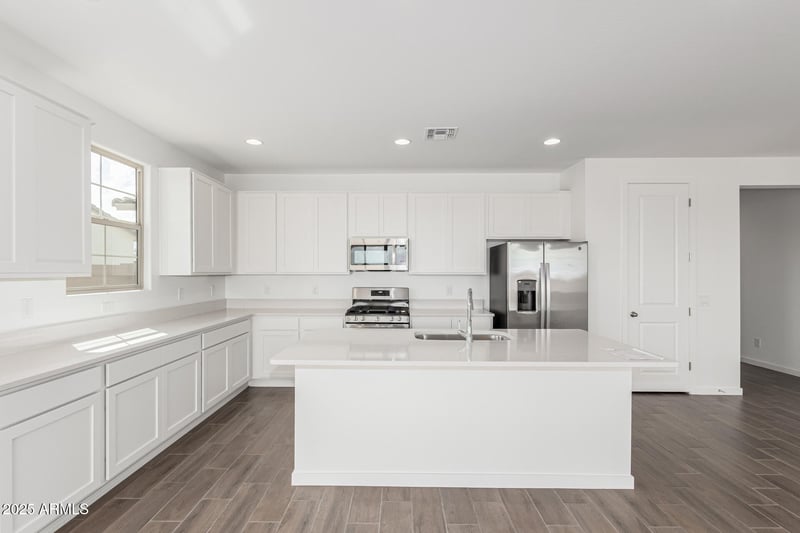 12364 Parkway Ln, Avondale, AZ 85323