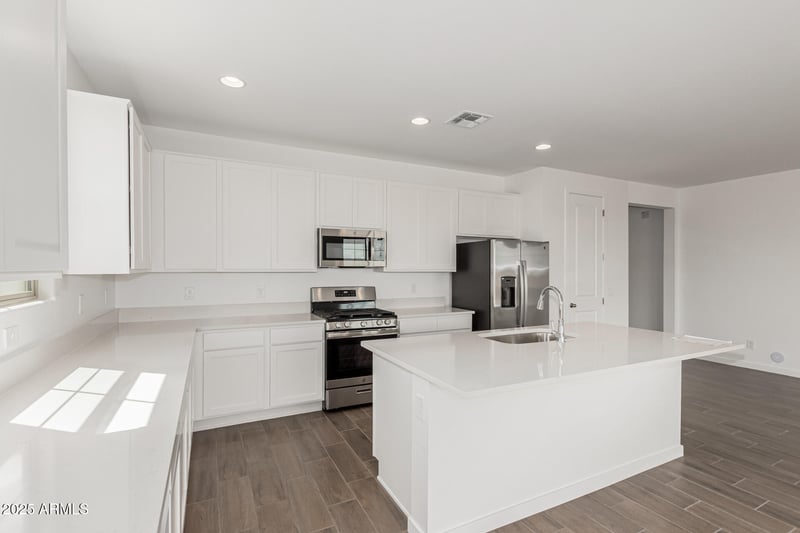 12364 Parkway Ln, Avondale, AZ 85323