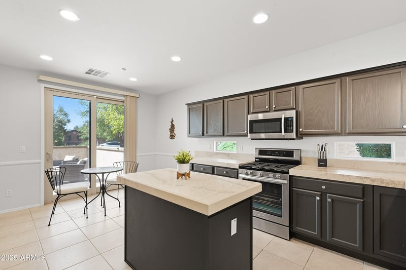 12368 Running Deer Trl, Peoria, AZ 85383