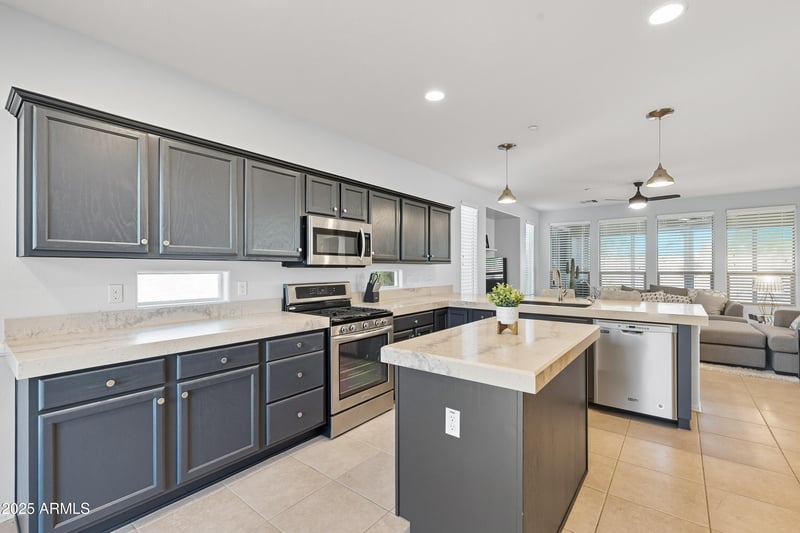 12368 Running Deer Trl, Peoria, AZ 85383