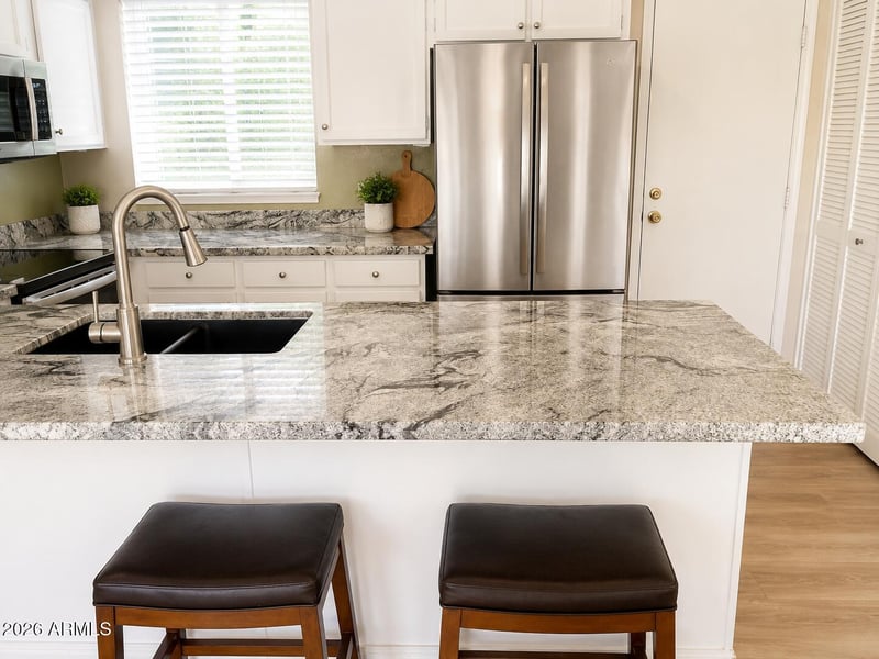 1238 E Kerry Ln, Phoenix, AZ 85024