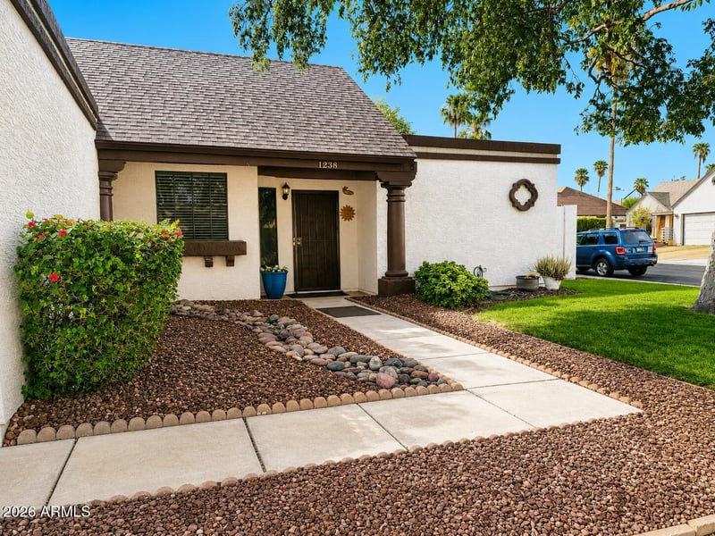 1238 E Kerry Ln, Phoenix, AZ 85024