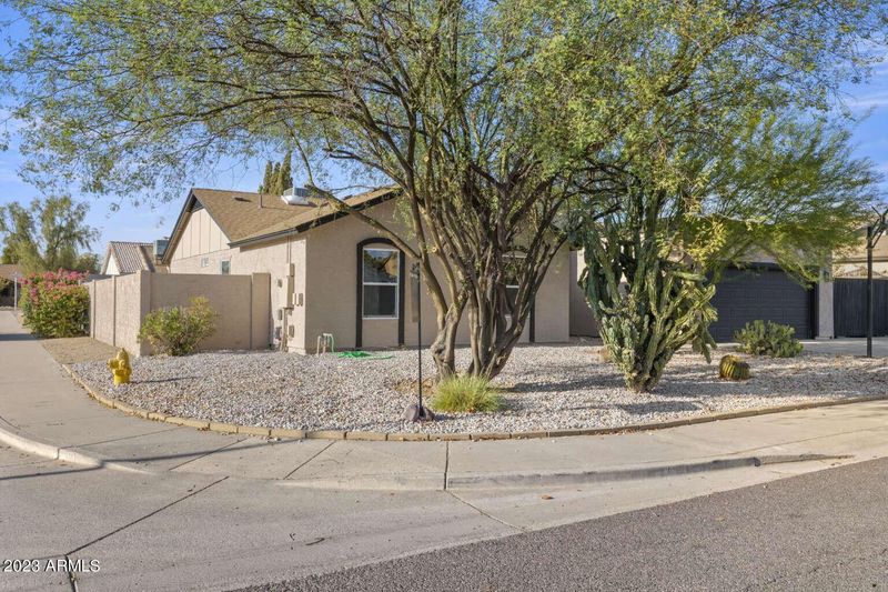 1238 E Morrow Dr, Phoenix, AZ 85024