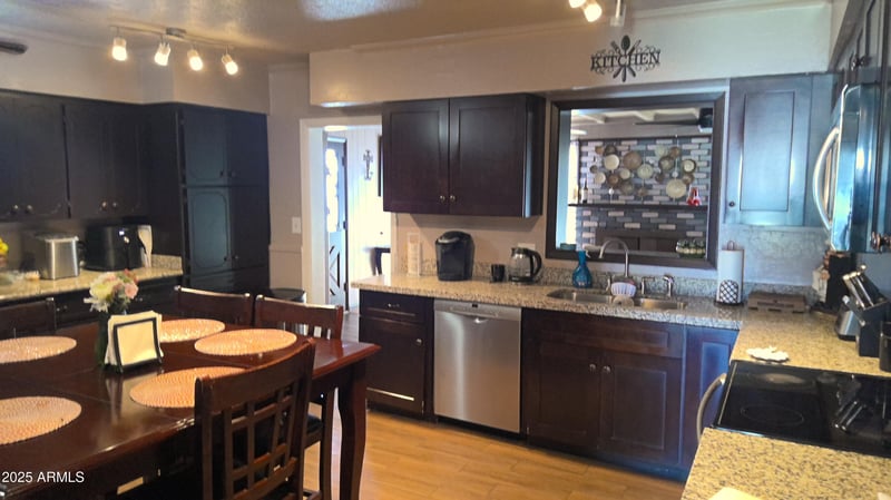 1239 1st Pl, Mesa, AZ 85201