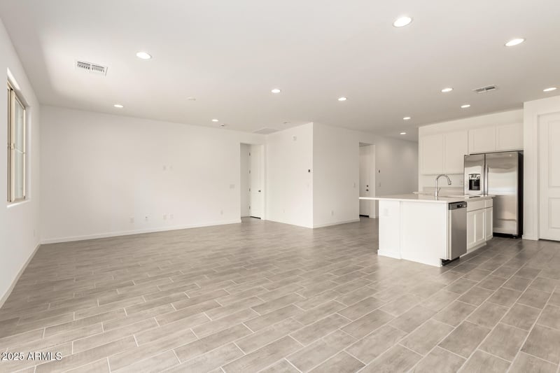12392 Parkway Ln, Avondale, AZ 85323