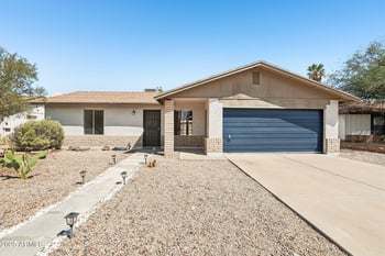 124 Bluefield Ave, Phoenix, AZ 85023