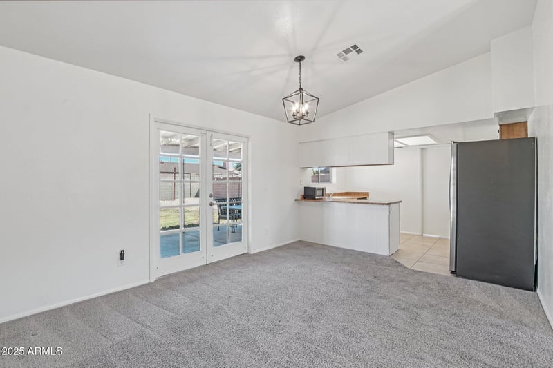 124 Bluefield Ave, Phoenix, AZ 85023