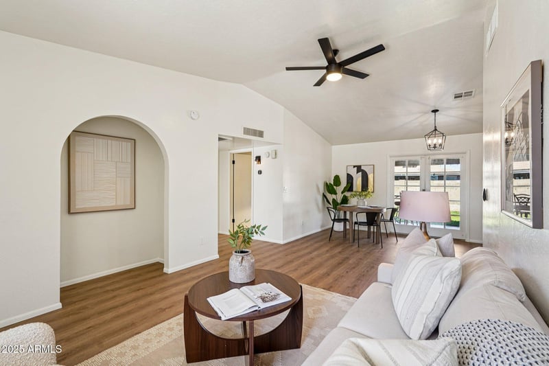 124 Bluefield Ave, Phoenix, AZ 85023