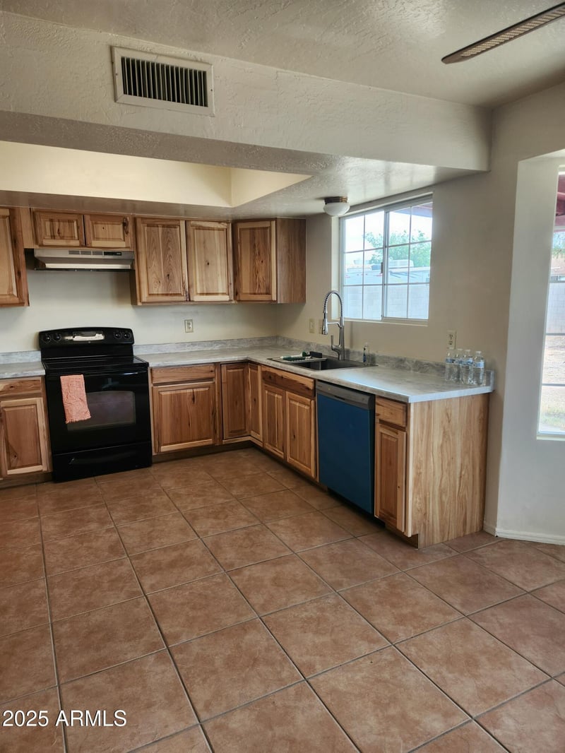 124 Cottonwood St, Chandler, AZ 85225