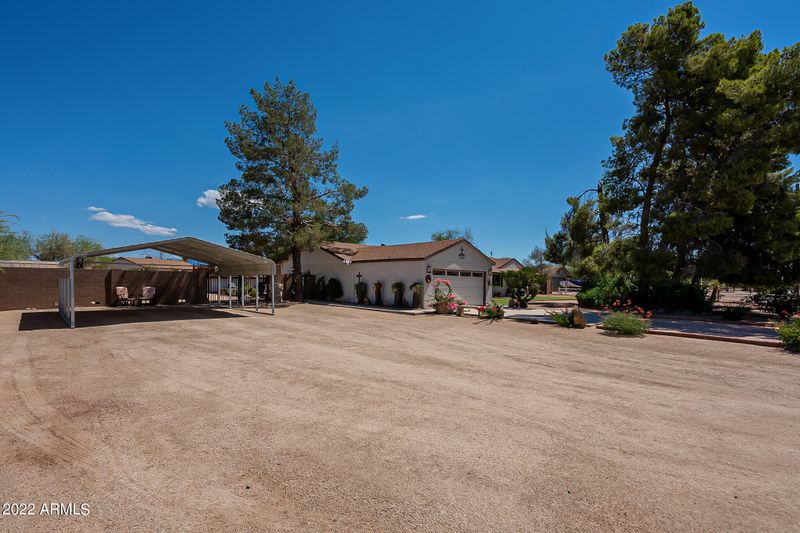 124 E Leisure Ln, Phoenix, AZ 85086