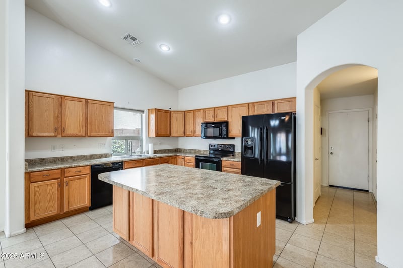 124 Red Mesa Trl, San Tan Valley, AZ 85143